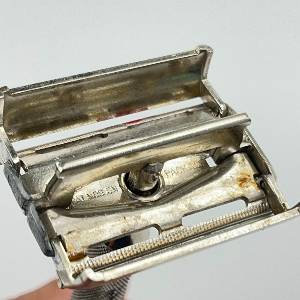 Vintage 1948-49 Gillette Super Speed DE Safety Razor (No Date Code) - Picture 13 of 15